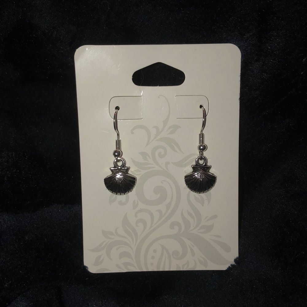 Sea shell earrings!